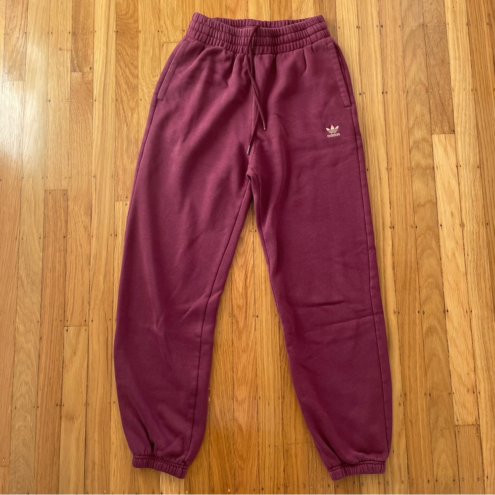 Adidas drawstring sweatpants in size small